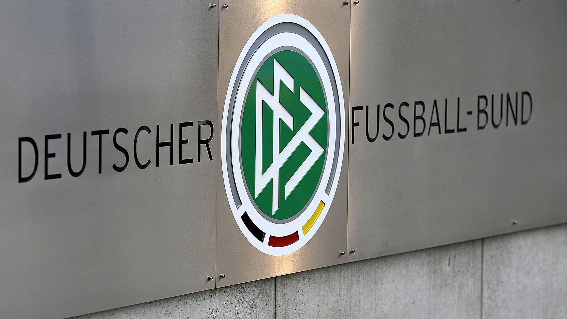 DFB-Logo DFB-Zentrale 21062013