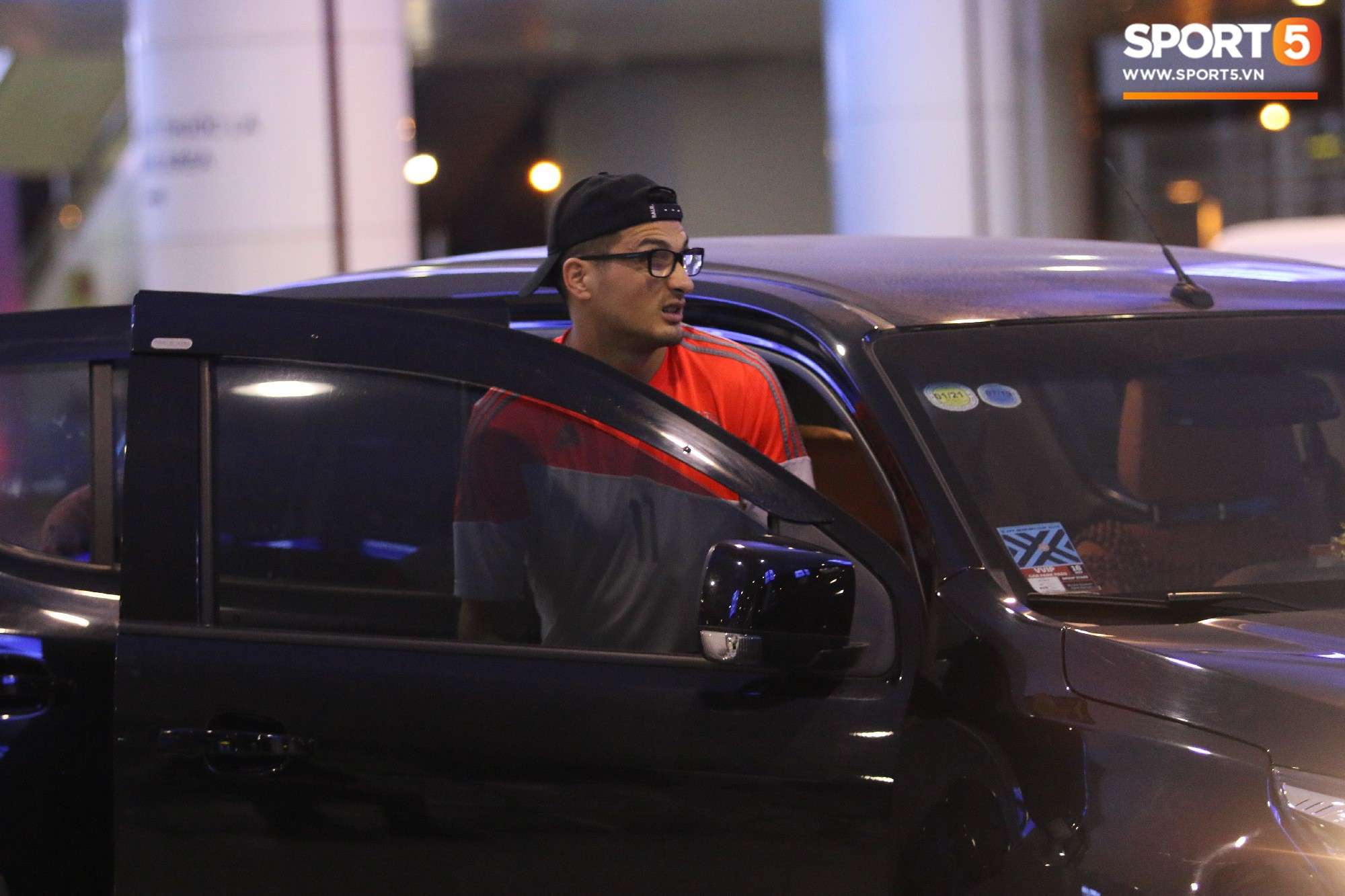 Paul Mulders Philippines mất đồ