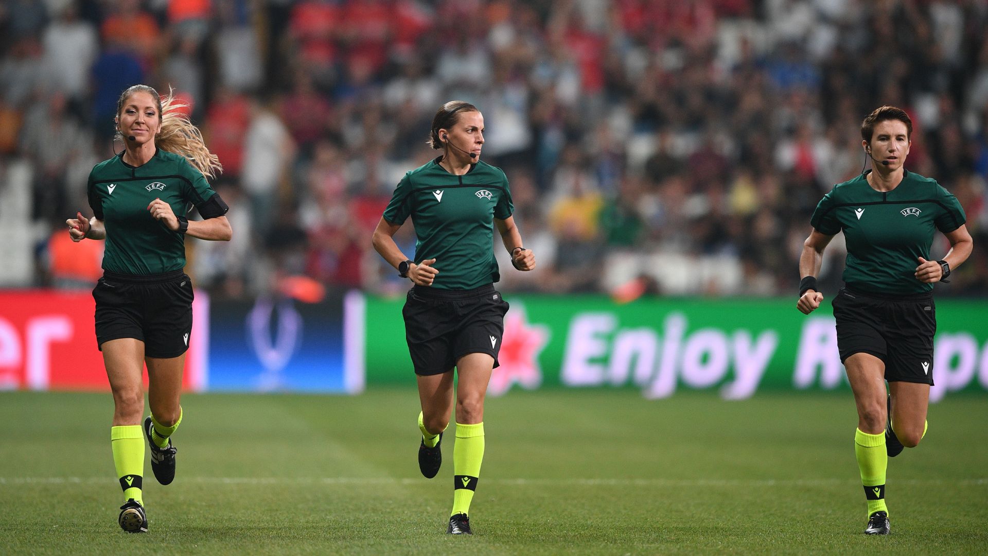 Schiedsrichter referee regeln Vorteil 2