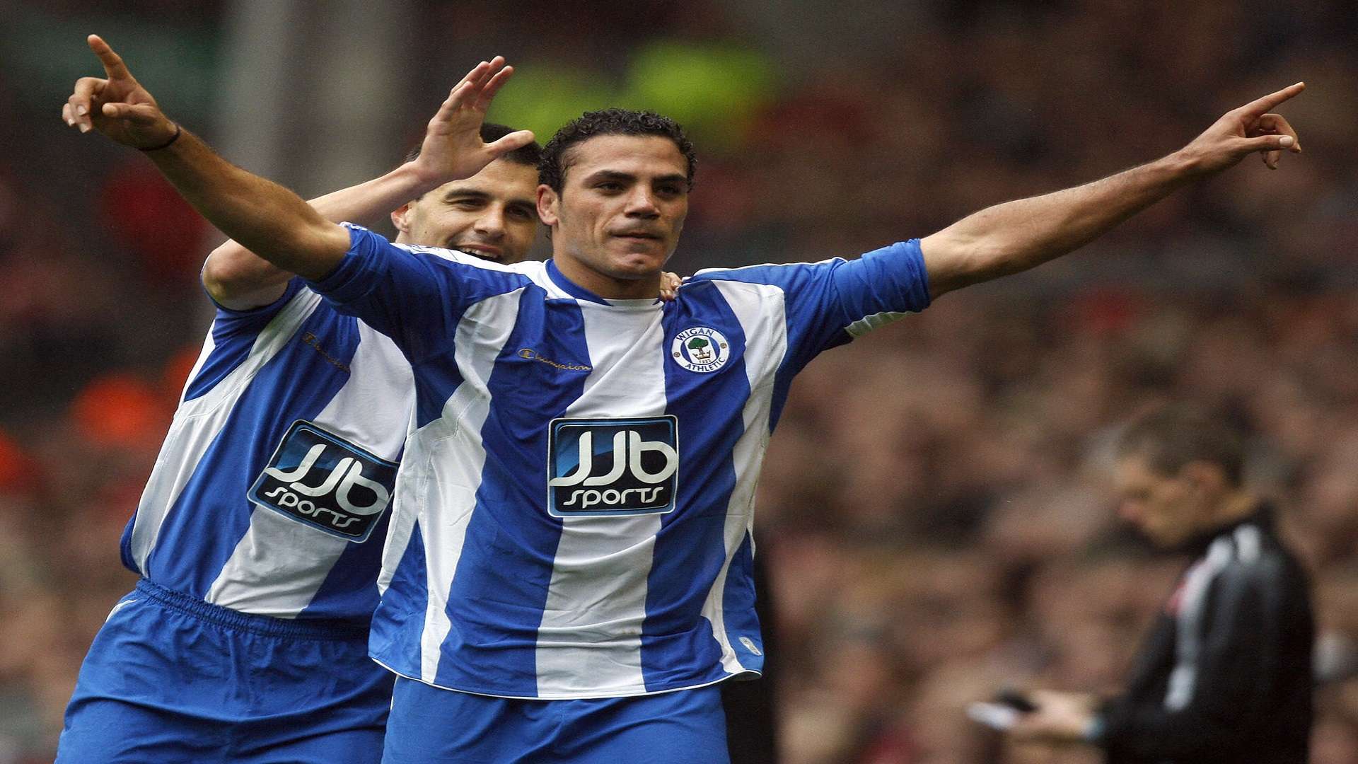 عمرو زكي ويجان