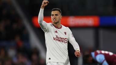Diogo Dalot Manchester United 2023-24