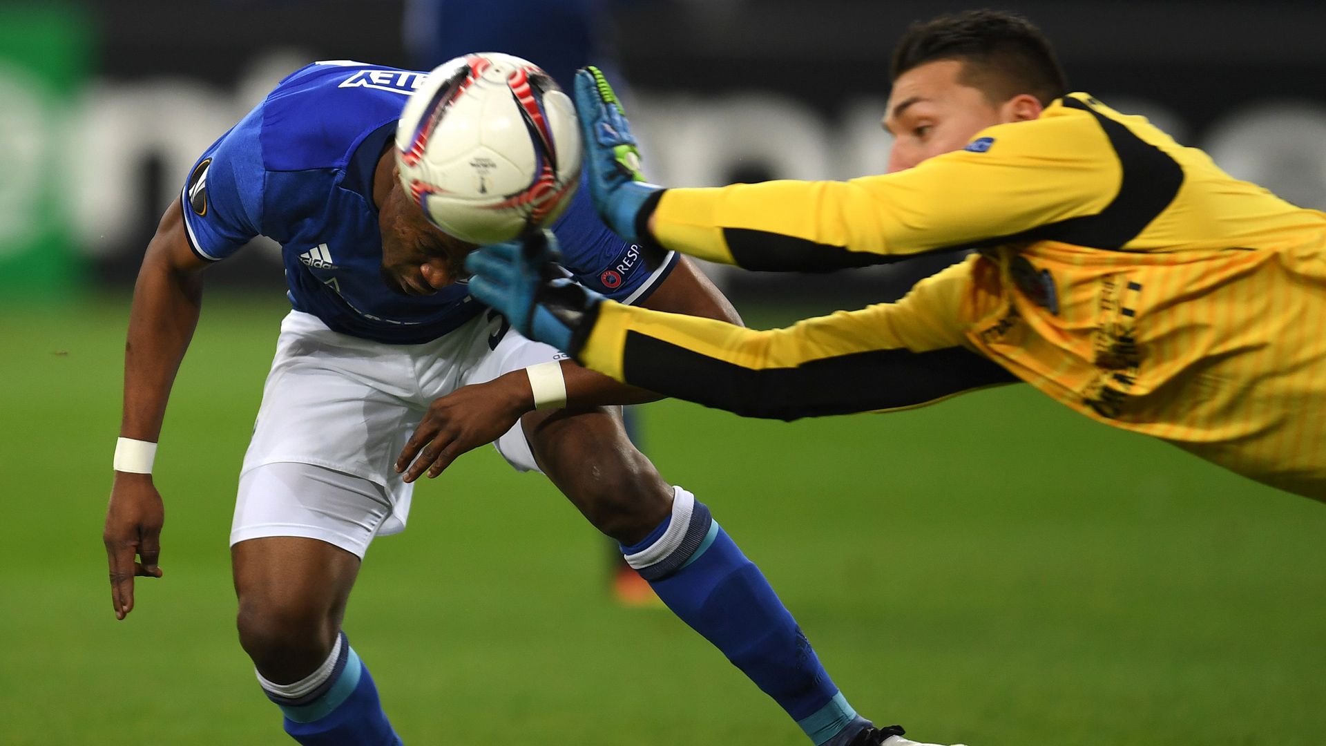 Bernard Tekpetey Yoan Cardinale Schalke 04 OGC Nizza Europa League 24112016