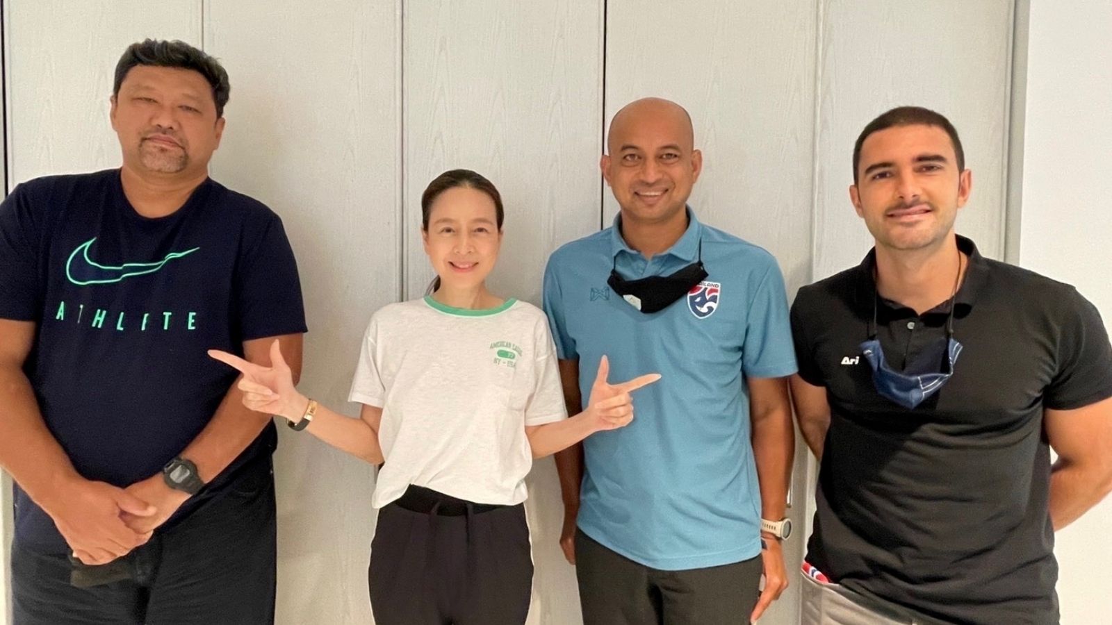 นวลพรรณ ล่ำซำ