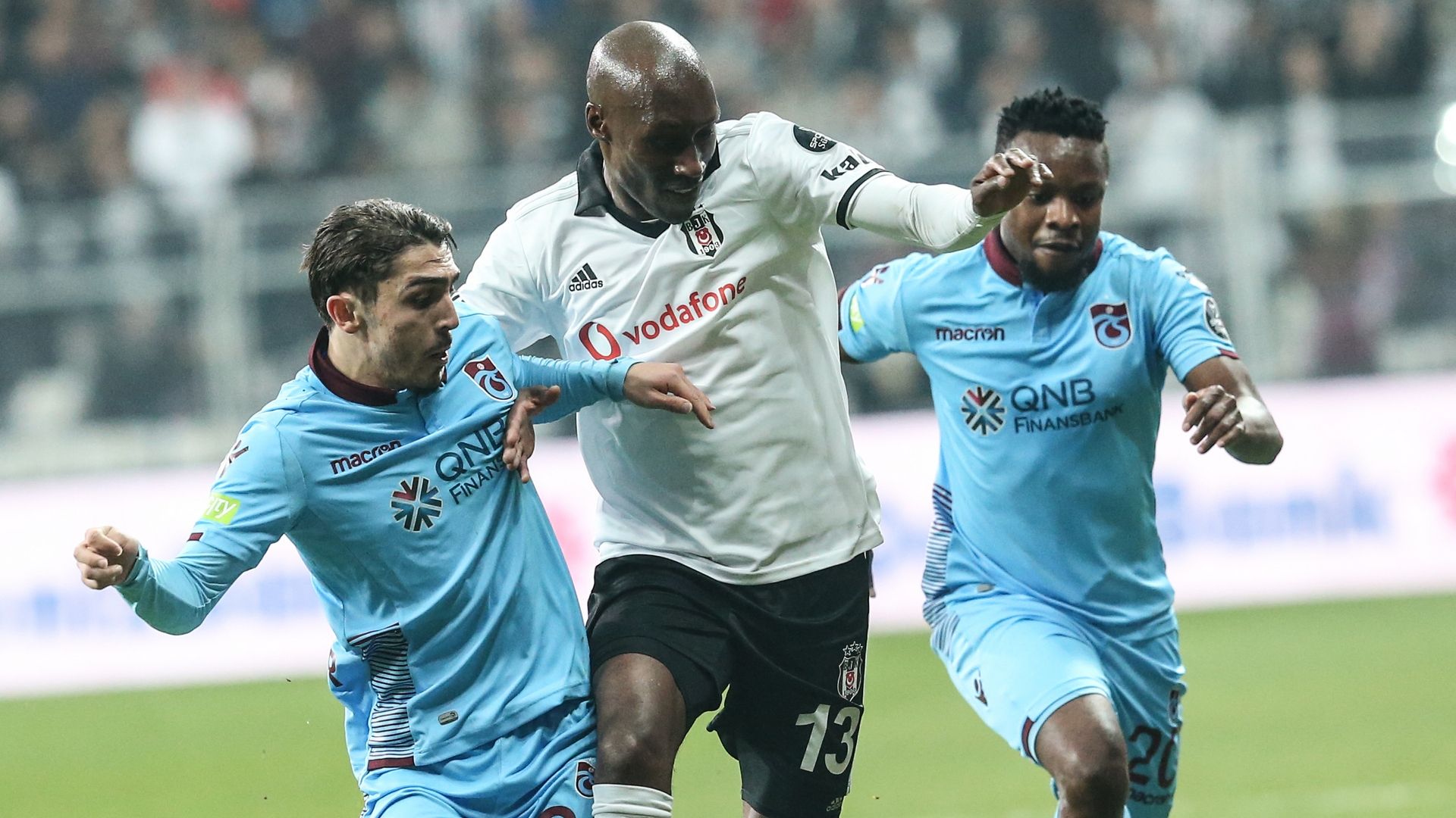 Atiba Hutchinson Besiktas Trabzonspor STSL 12162018