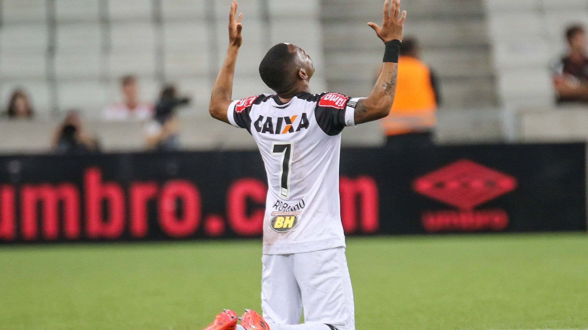 Robinho Atlético-PR Atlético-MG Campeonato Brasileiro 01102017