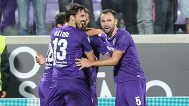 Fiorentina celebrating Bologna
