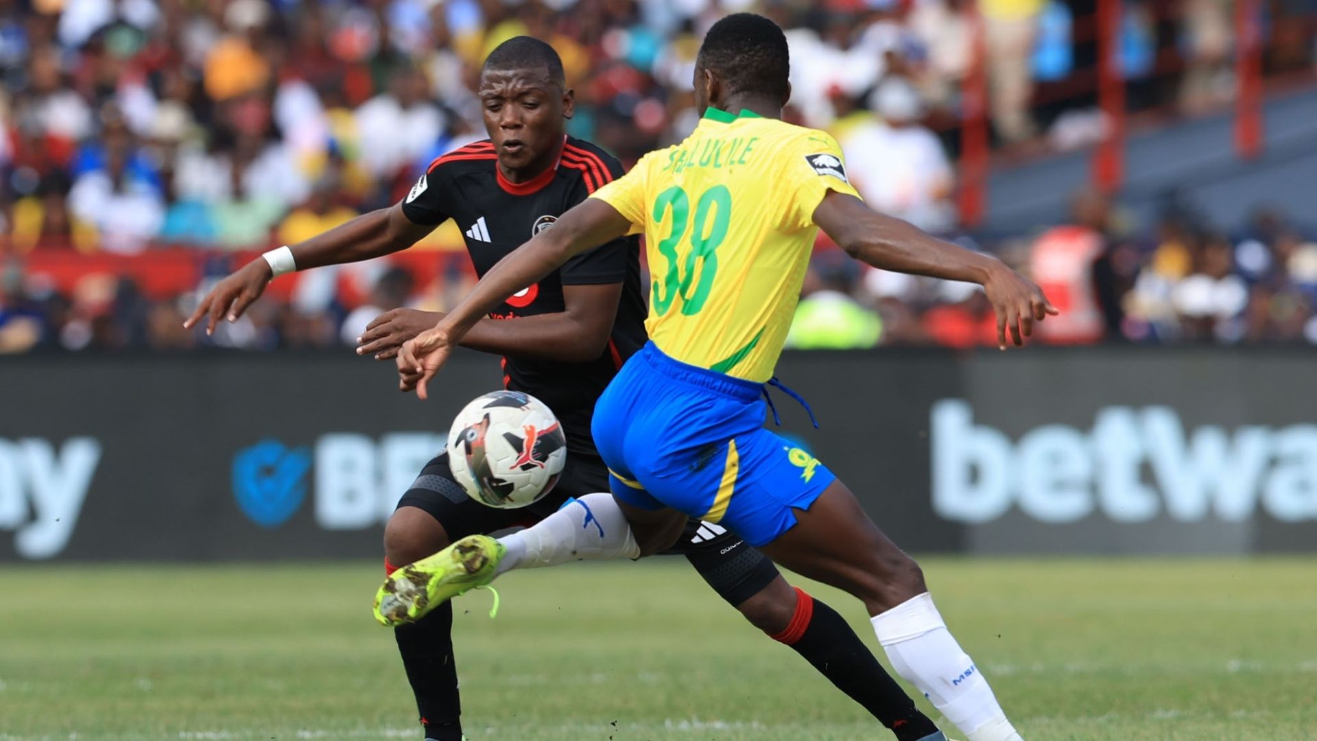Kabelo Dlamini and Peter Shalulile, Mamelodi Sundowns vs Orlando Pirates
