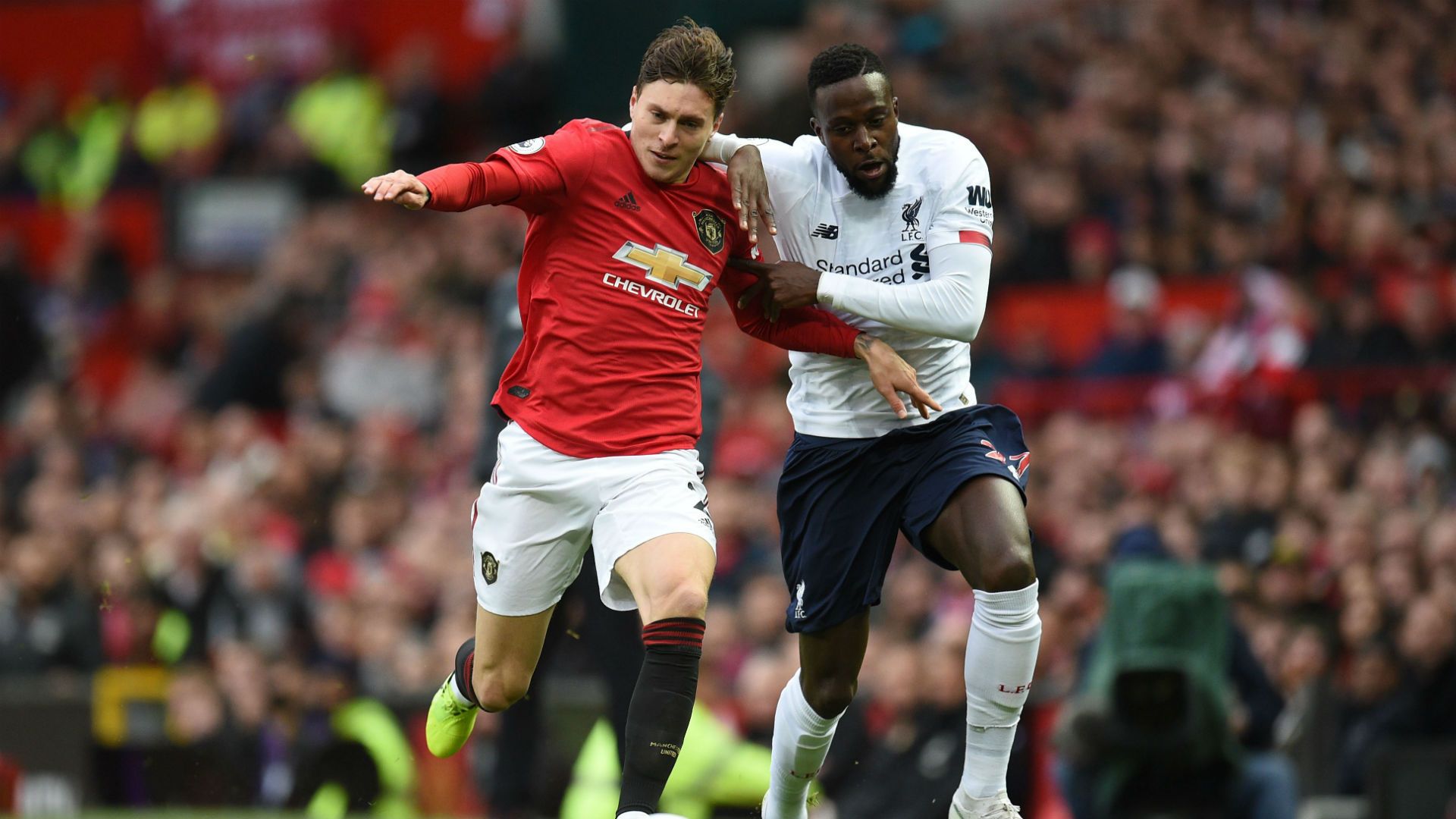 Victor Lindelof Divock Origi Manchester United Liverpool