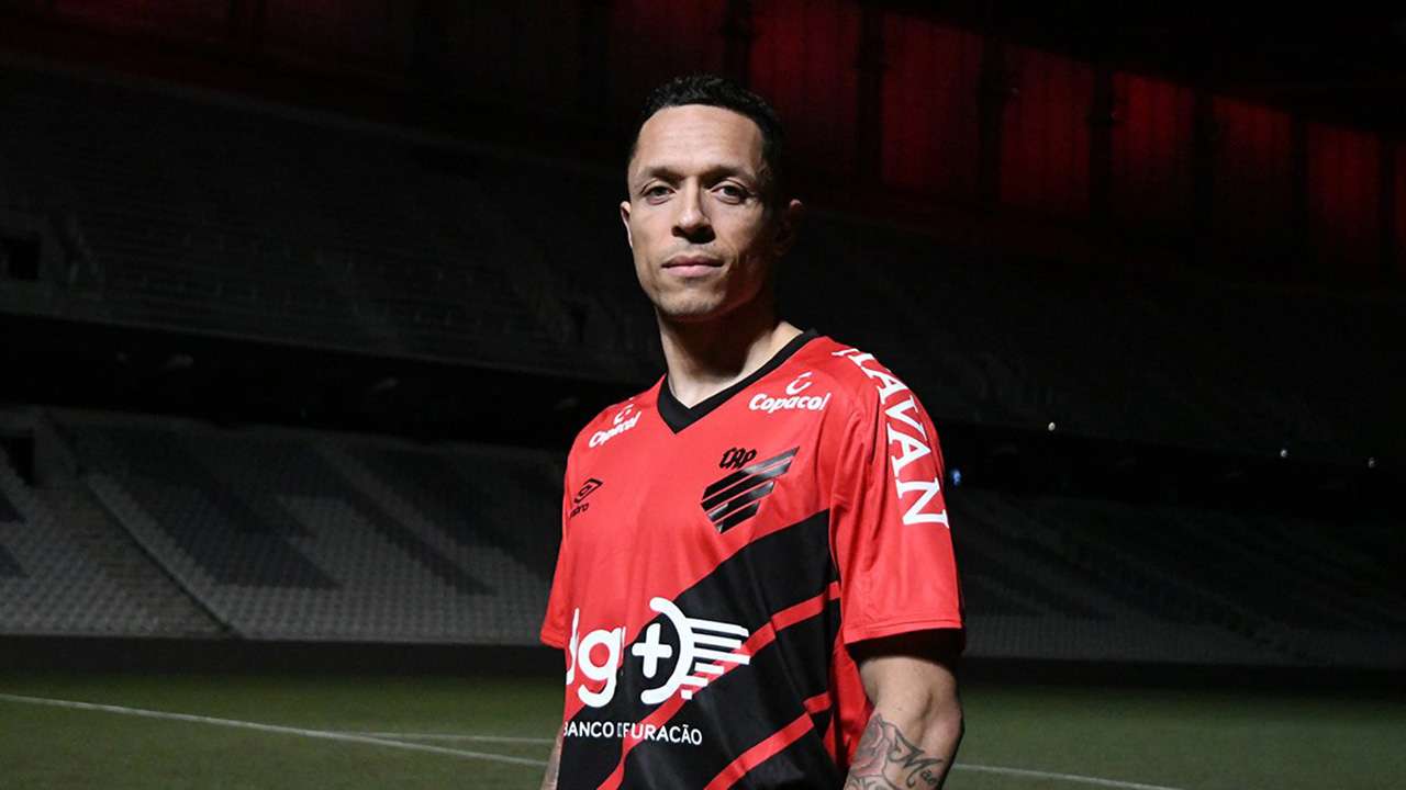 Adriano Correia Athletico-PR 2019
