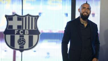 Arturo Vidal Barcelona unveiling