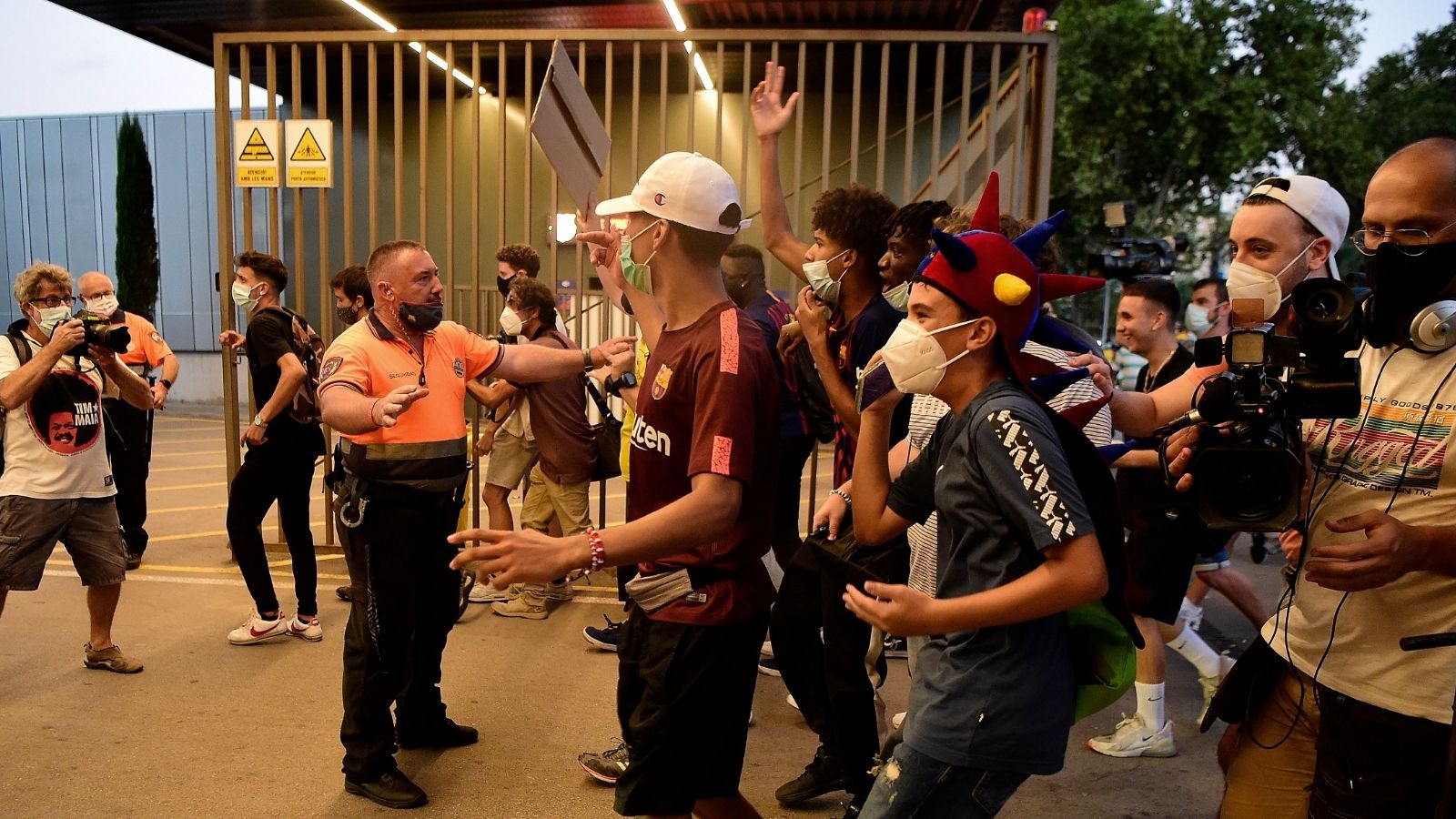 Barcelona fans messi