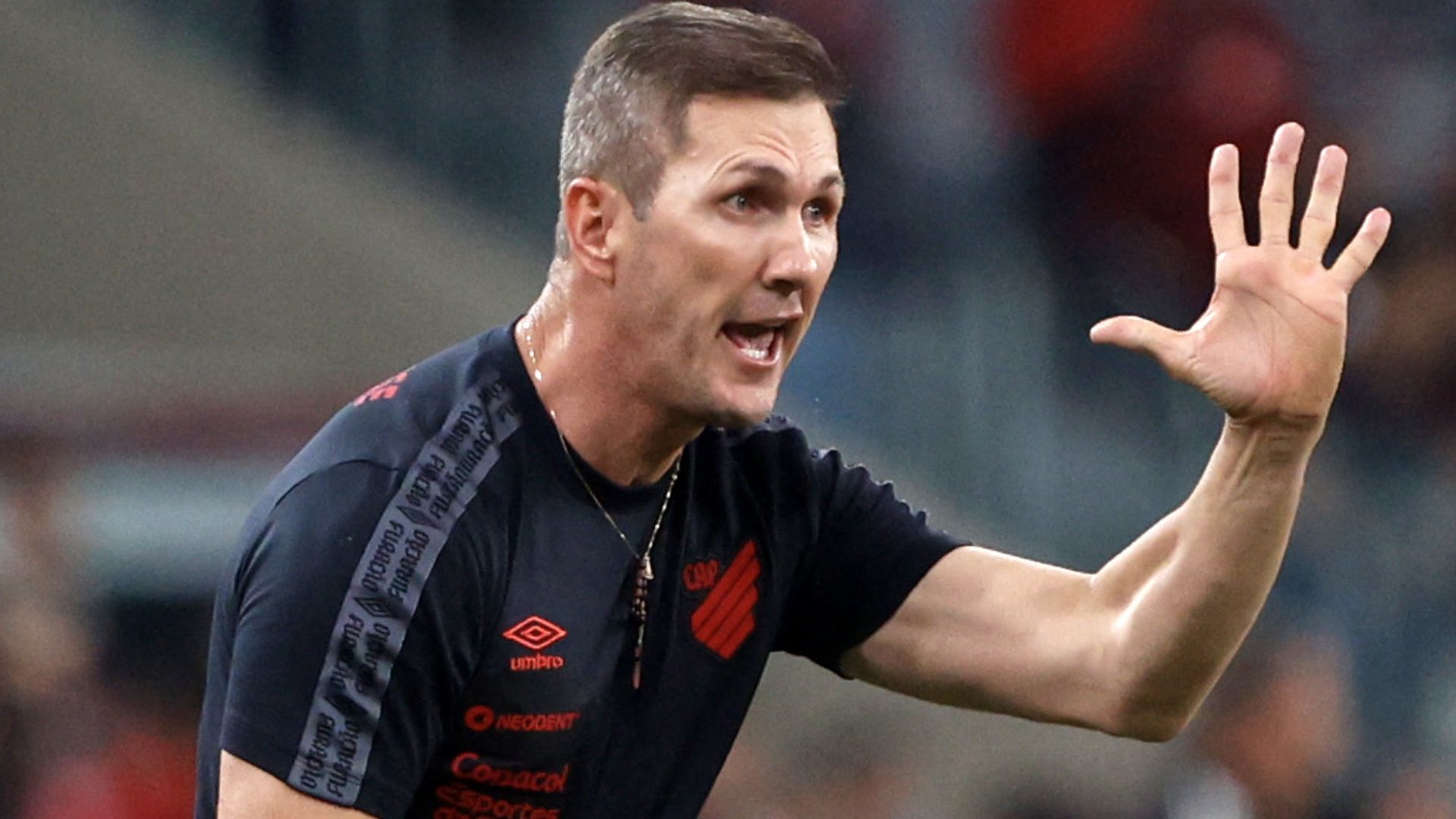 Paulo Turra, técnico do Athletico-PR em 2023