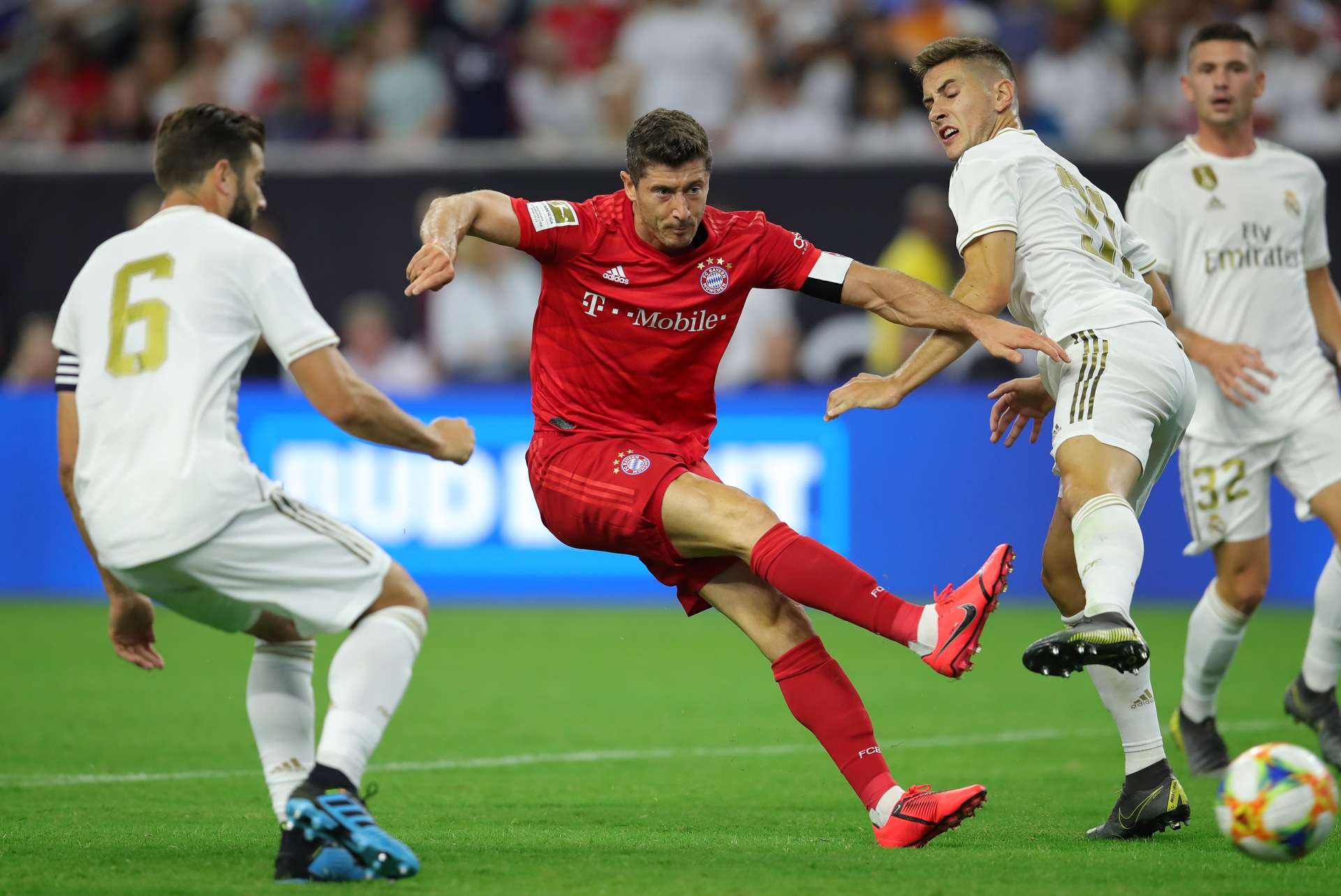 Robert Lewandowski vs Real Madrid