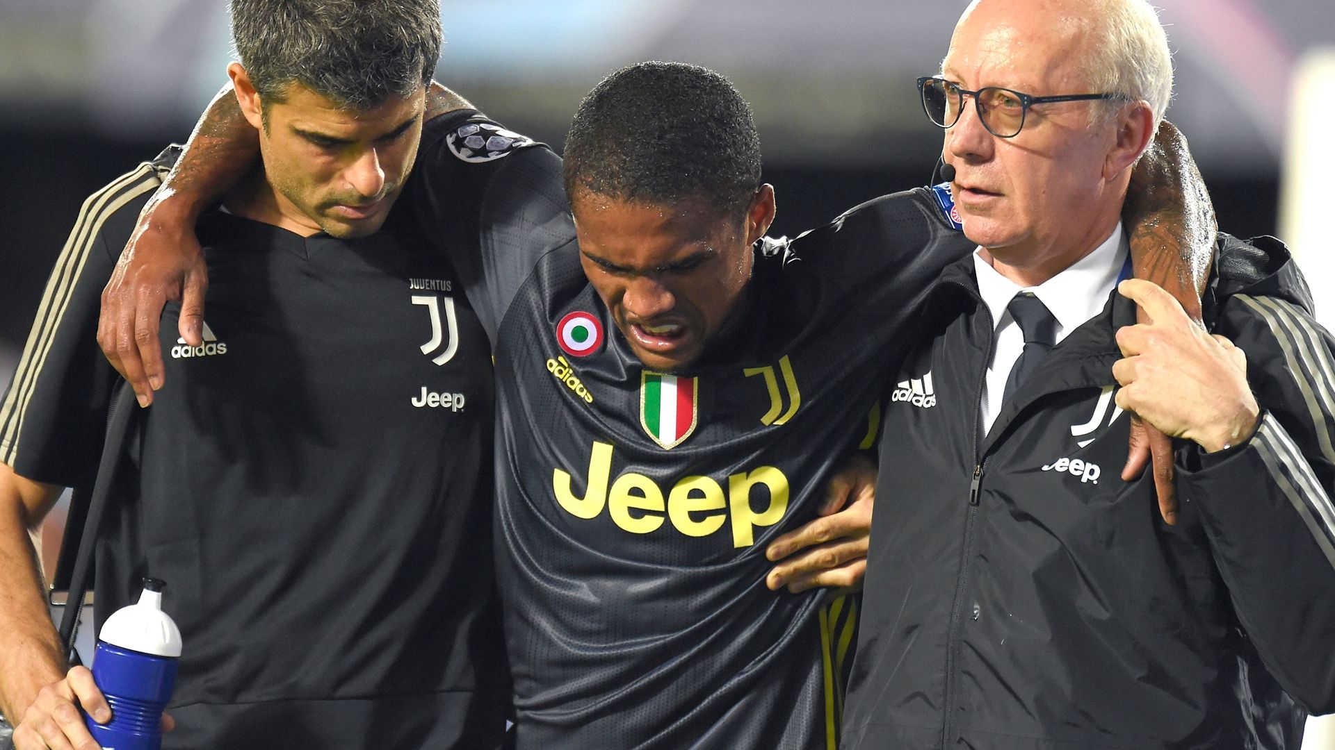 Douglas Costa Valencia Juventus Champions League