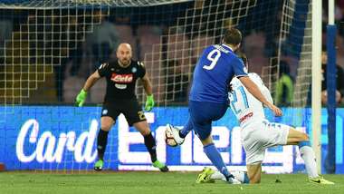 Gonzalo Higuain Pepe Reina Napoli Juventus