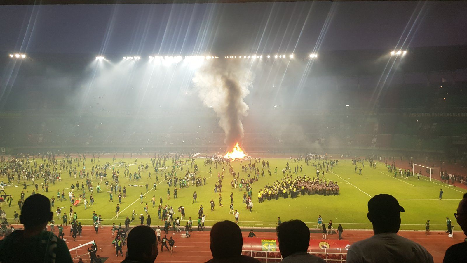 Kisruh Suporter Persebaya Surabaya