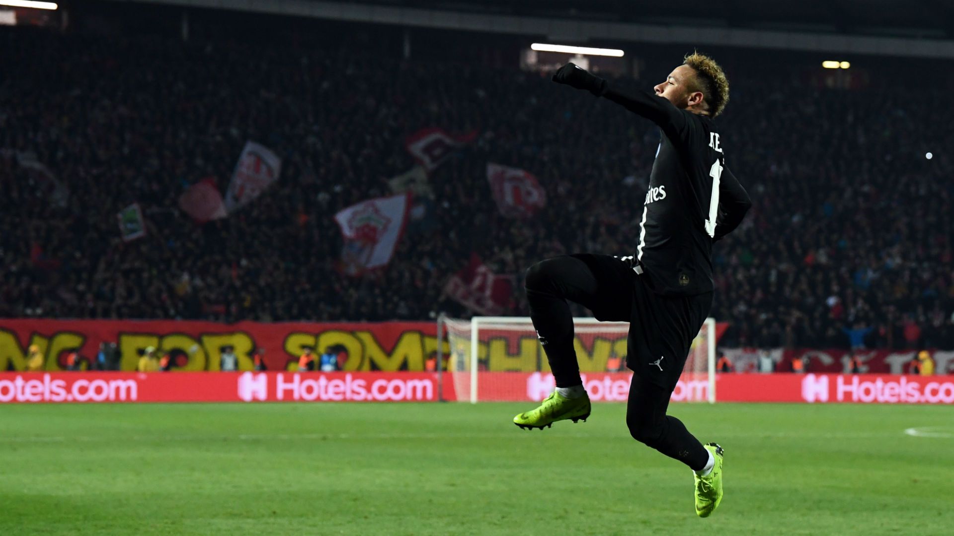 Neymar Red Star PSG Champions League 11122018.jpg