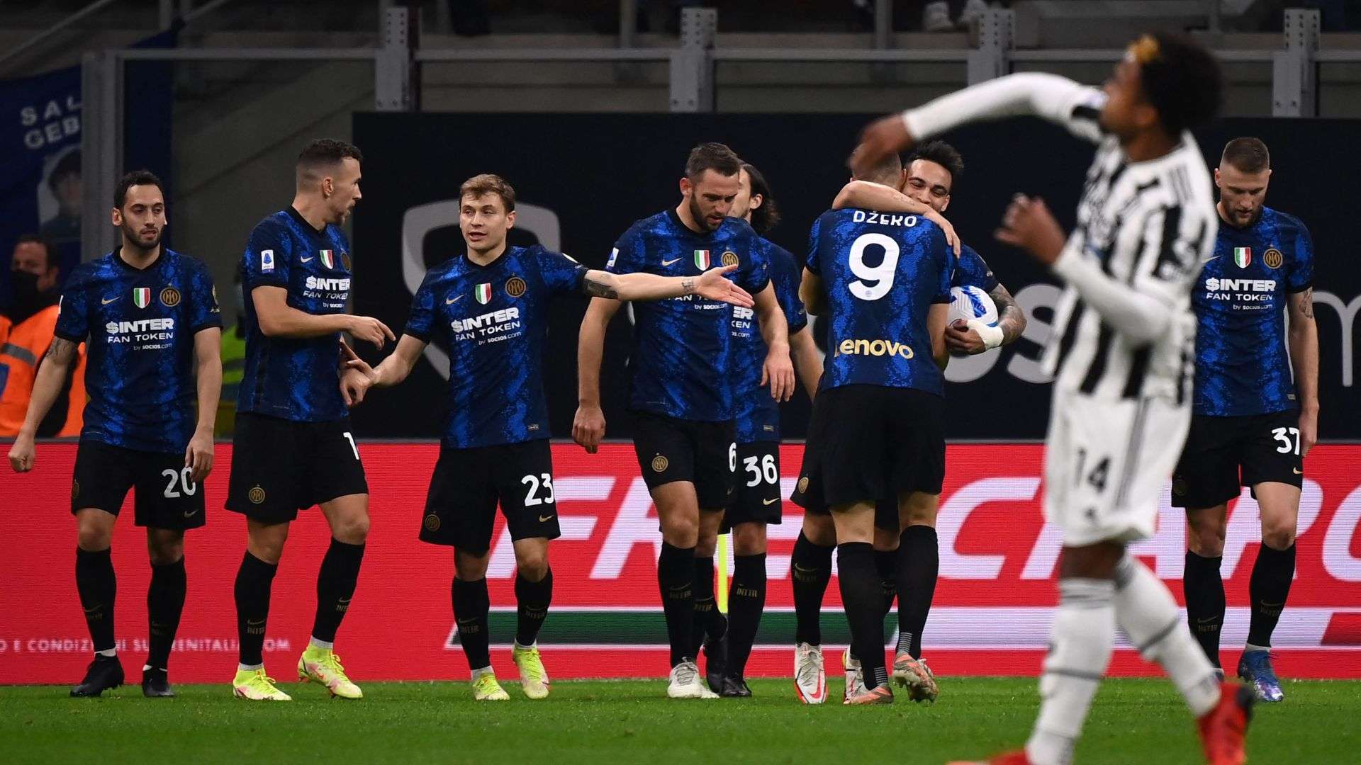 Inter players celebrating Inter Juventus Serie A