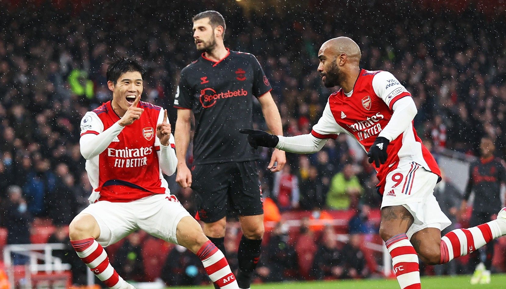 tomiyasu lacazette arsenal
