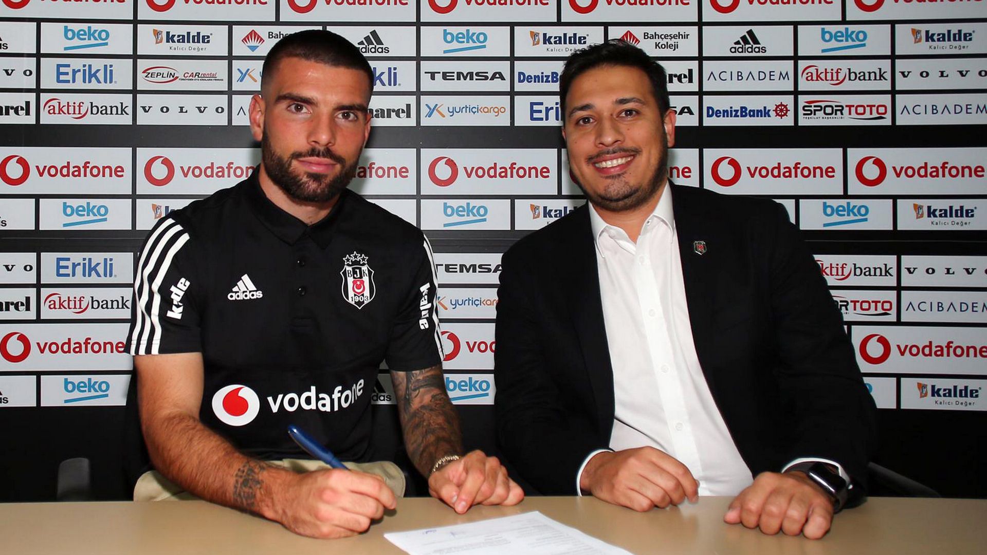 Rebocho Besiktas imza