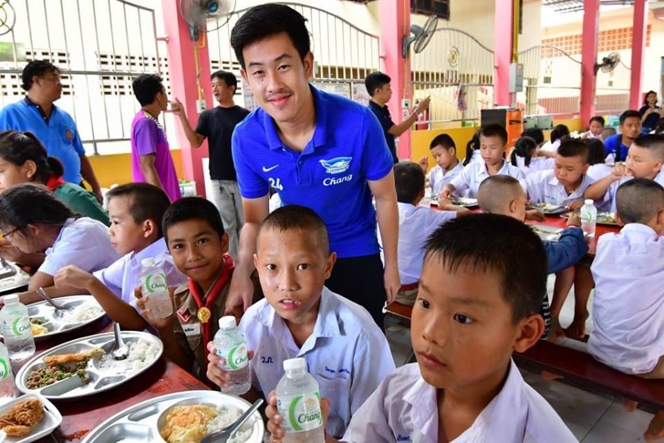 อ่างทอง - ชลบุรี