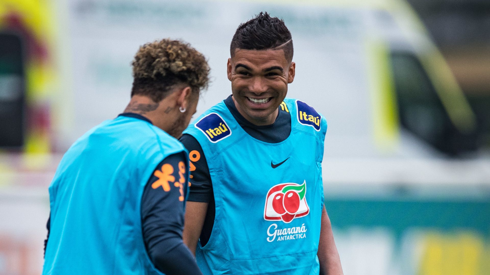 Casemiro Neymar Brasil treino 30052018