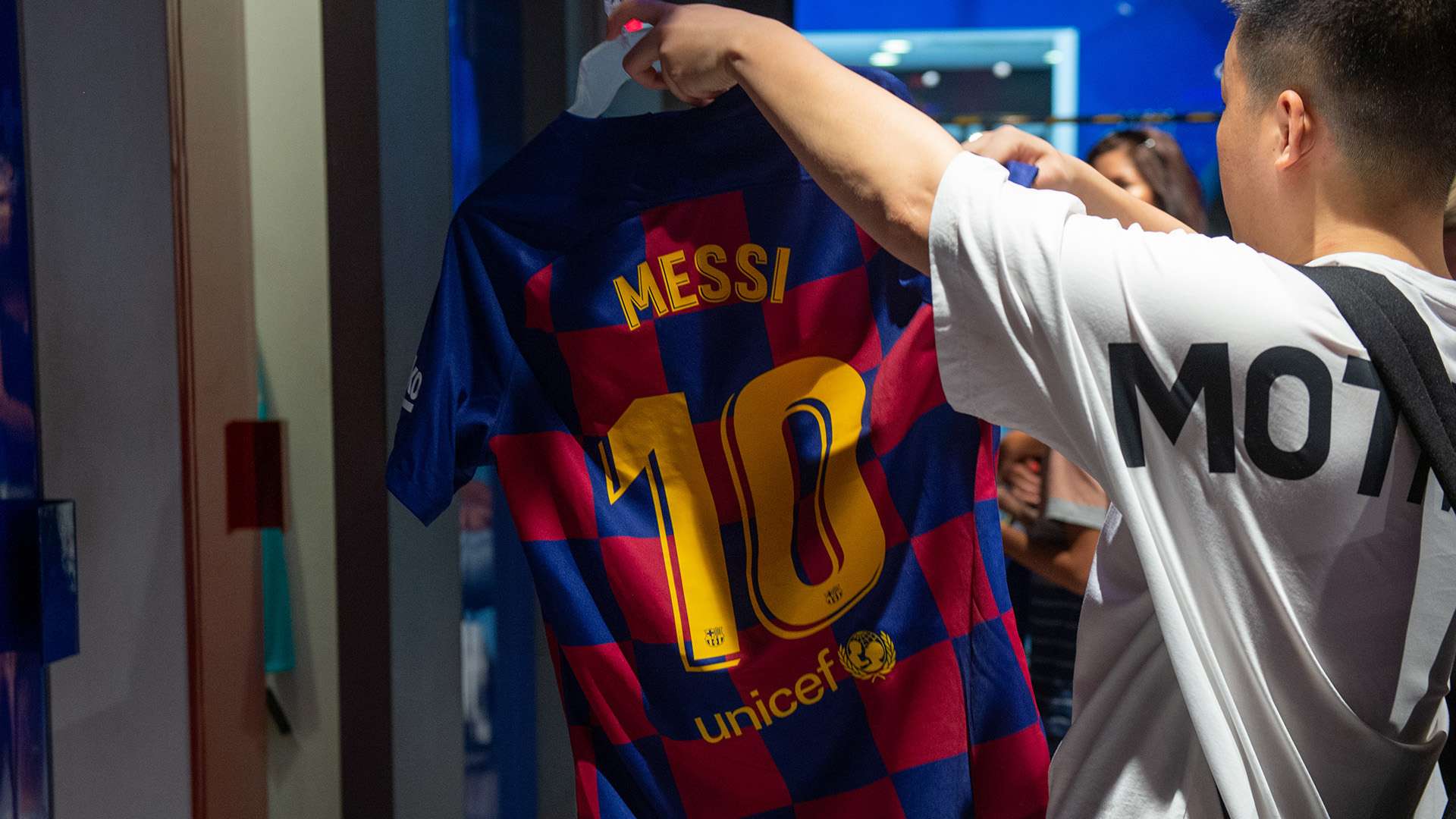 Lionel Messi Barcelona shirt 2019