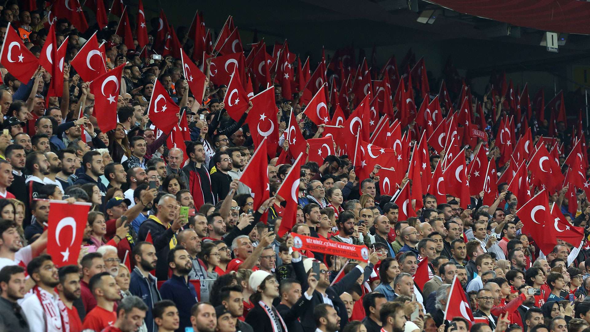 Turkish Fans Turkey Albania 10132019