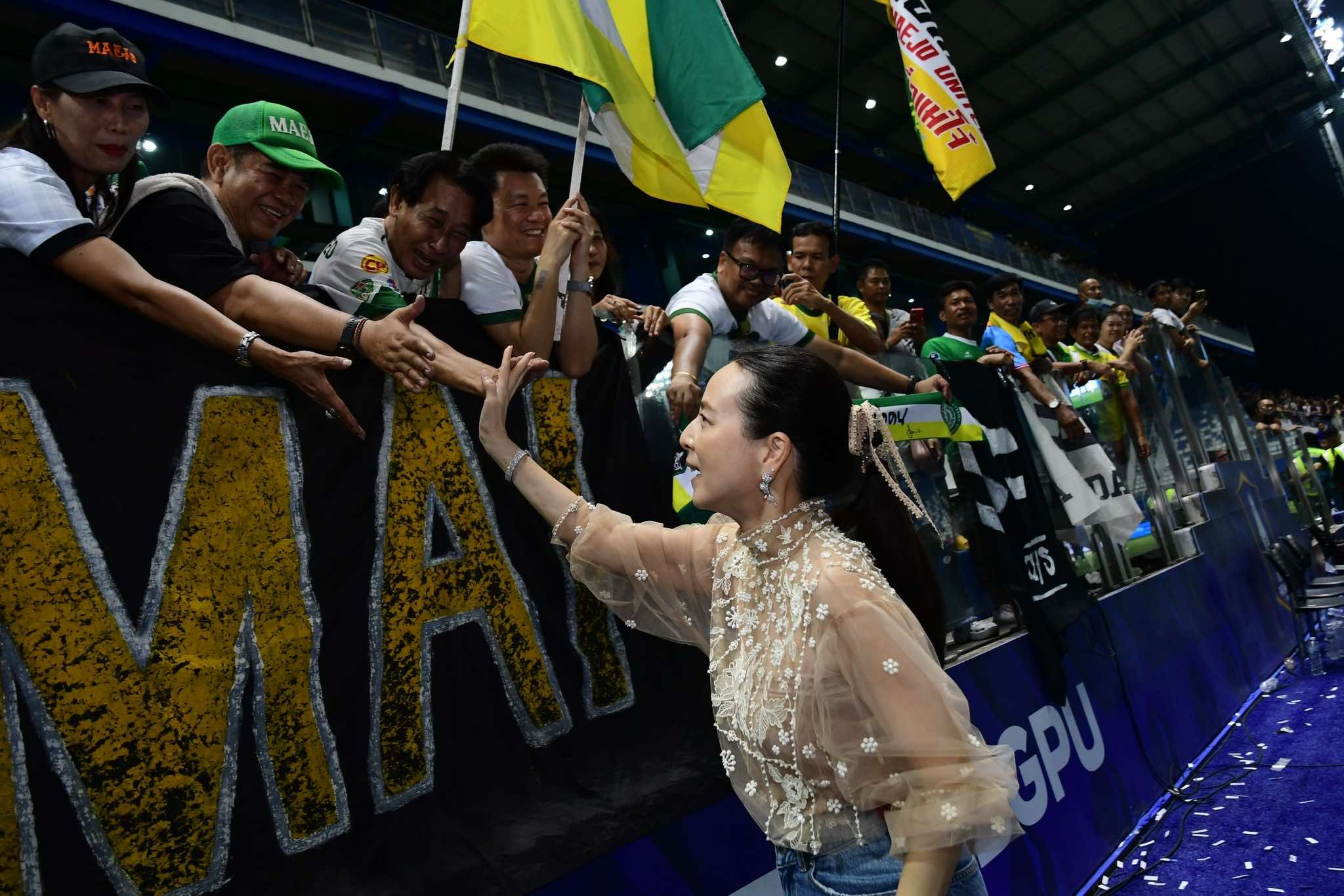 นวลพรรณ ล่ำซำ