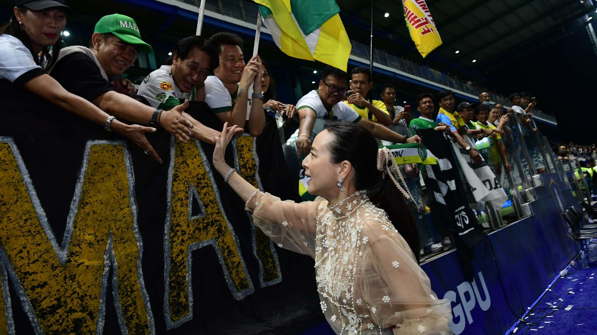 นวลพรรณ ล่ำซำ