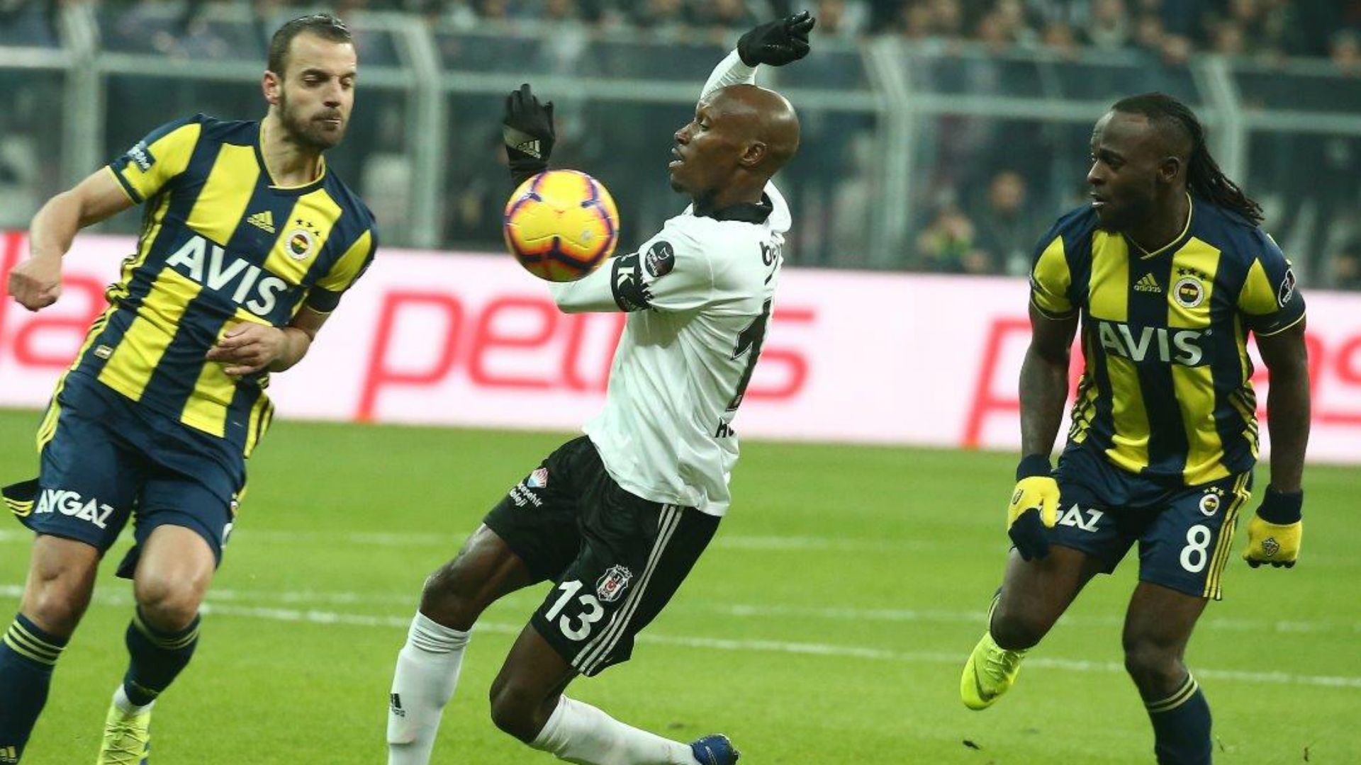 Besiktas Fenerbahce Atiba Roberto Soldado Victor Moses