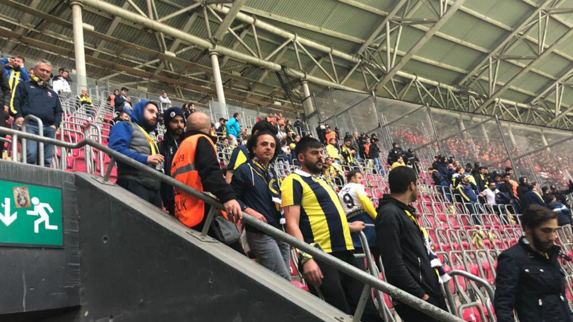 Galatasaray Fenerbahce Fans 021118
