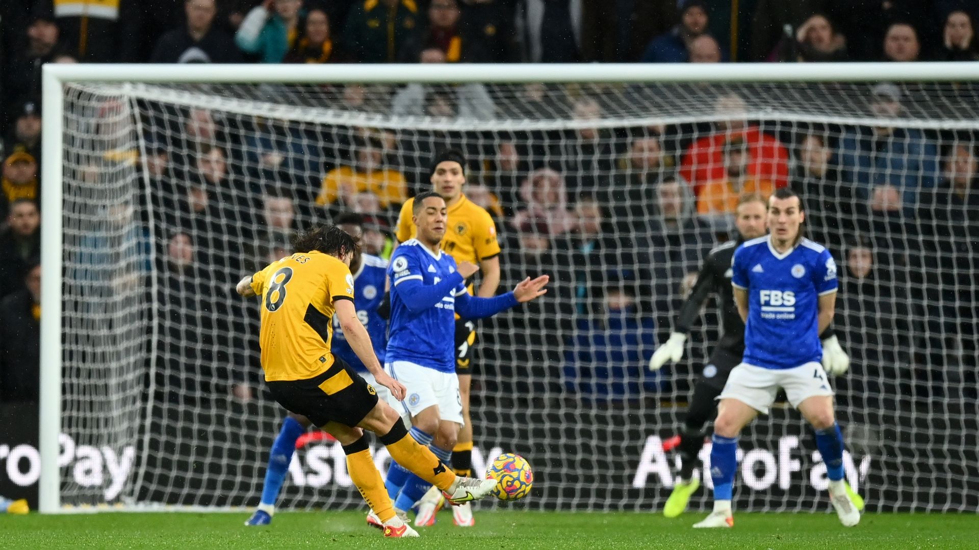 Raúl Jiménez Wolves vs Leicester