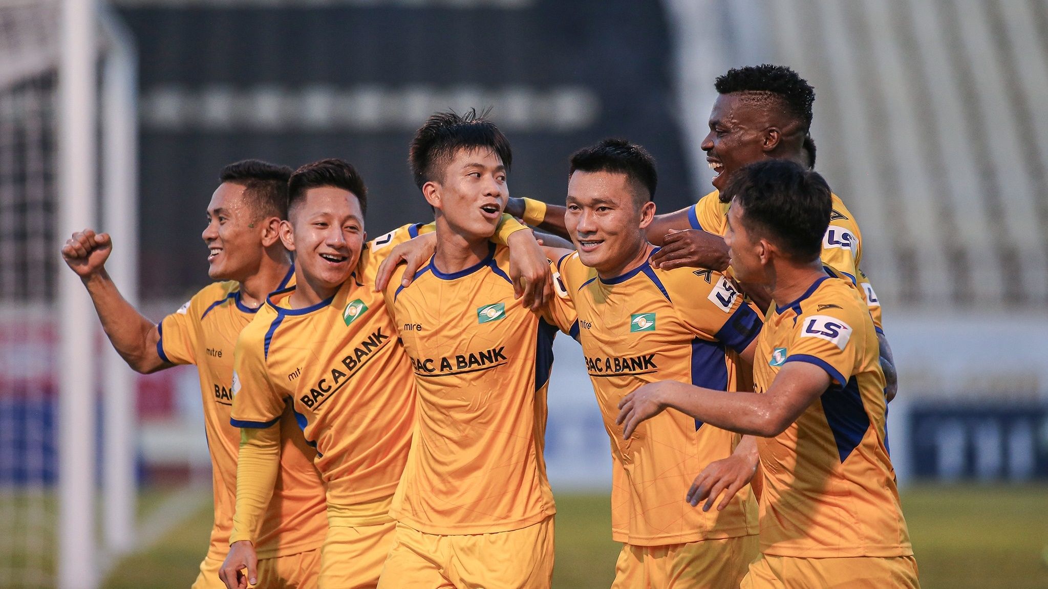 Song Lam Nghe An - SLNA vs SHB Da Nang | Round 3 | V.League 2020