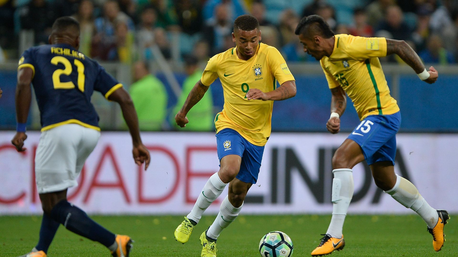 Gabriel Jesus Paulinho Brazil Ecuador Eliminatorias 2018 31082017