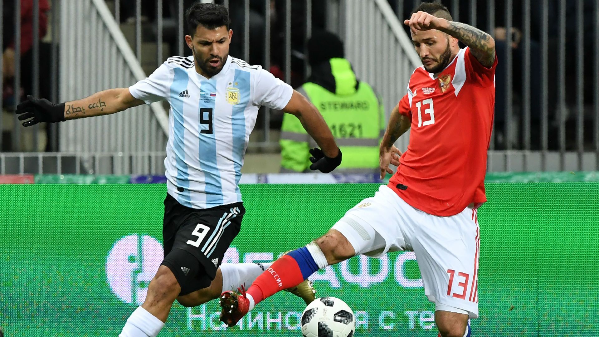 Agüero y Fedor Kudryashov. Rusia Argentina 11112017