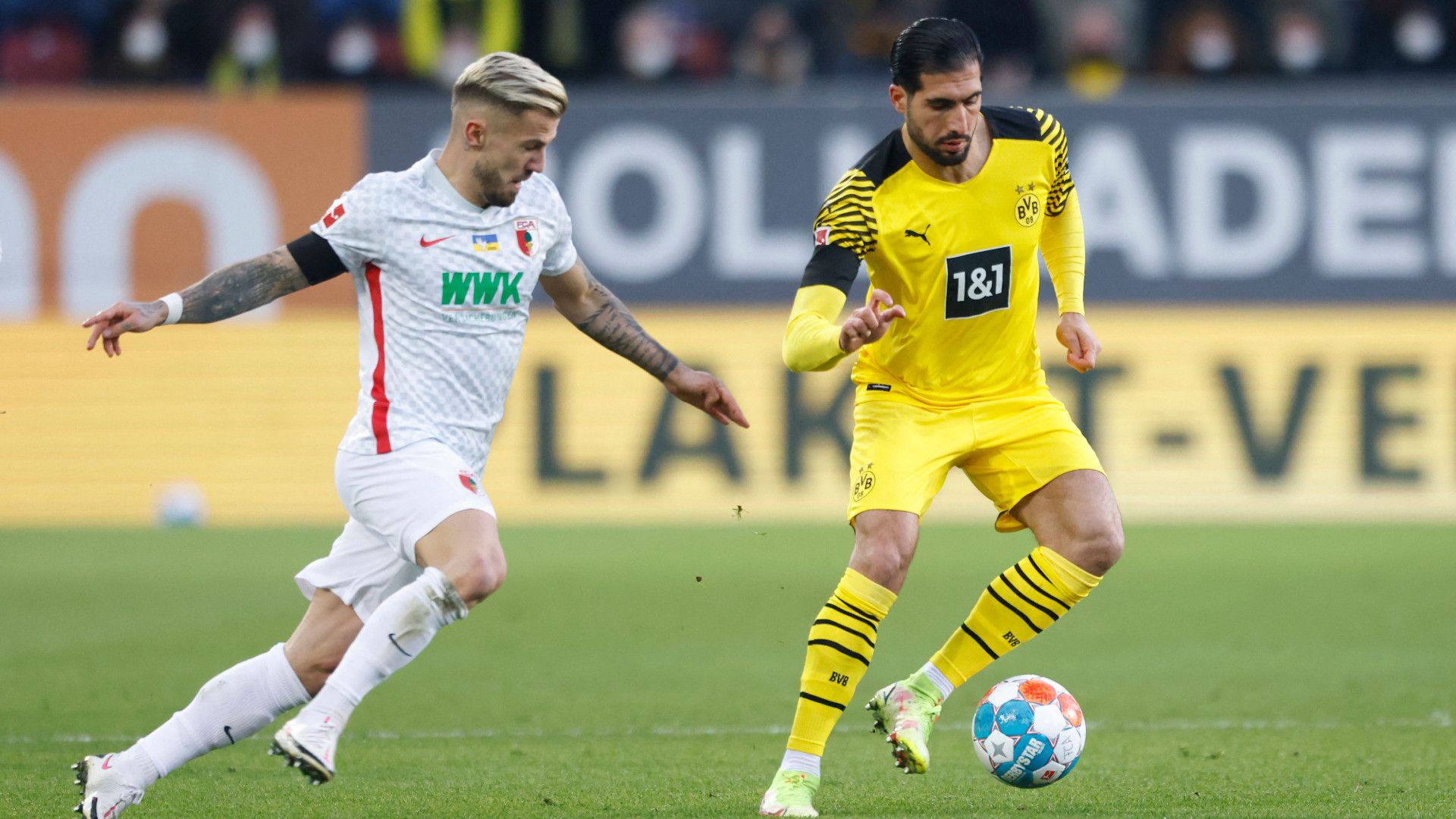NIKLAS DORSCH AUGSBURG EMRE CAN BORUSSIA DORTMUND BUNDESLIGA 27022022