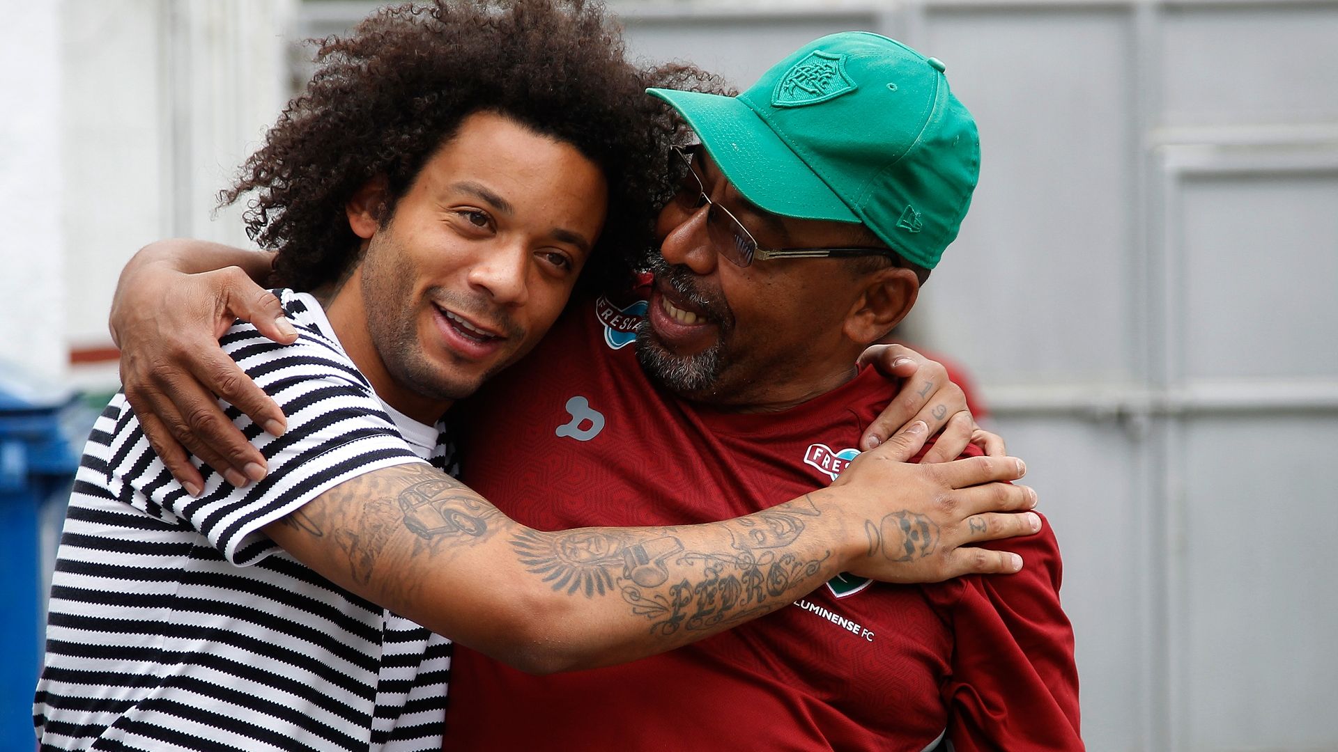 Marcelo visita o Fluminense e encontra o roupeiro Jerônimo Barreto