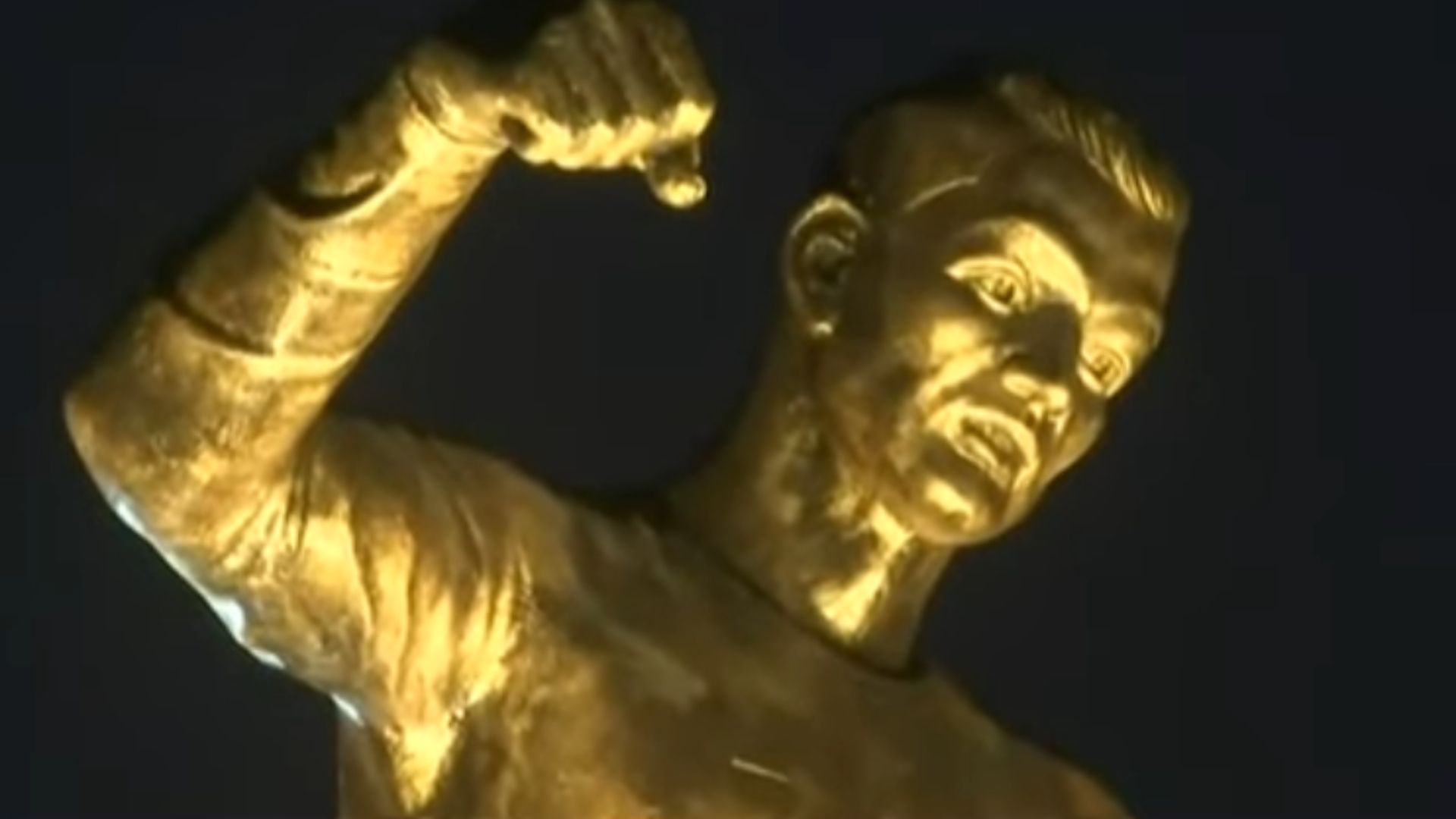 Cristiano Ronaldo statue