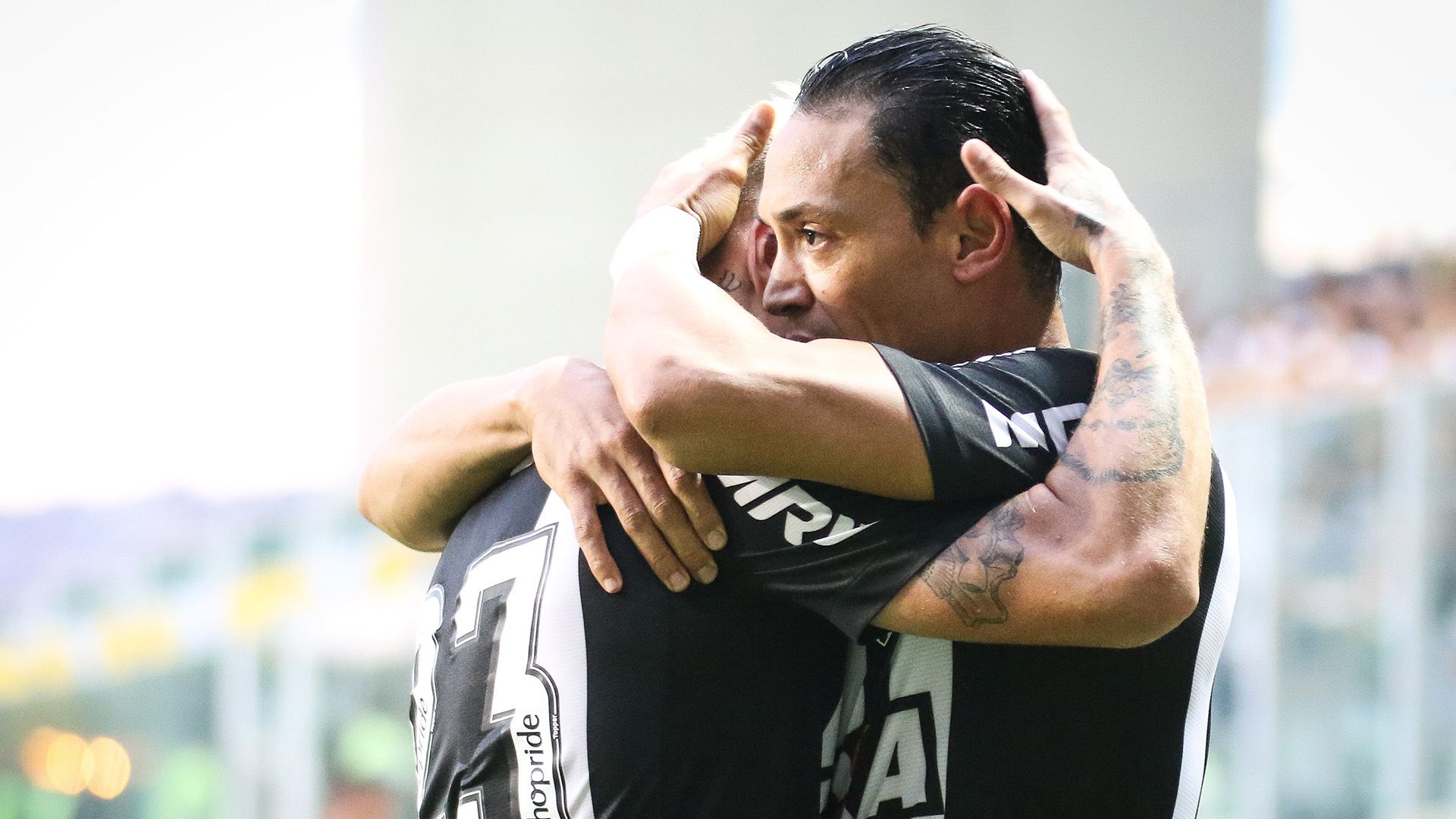 Roger Guedes Ricardo Oliveira Atletico-MG Vitoria 22042018 Brasileirao Serie A