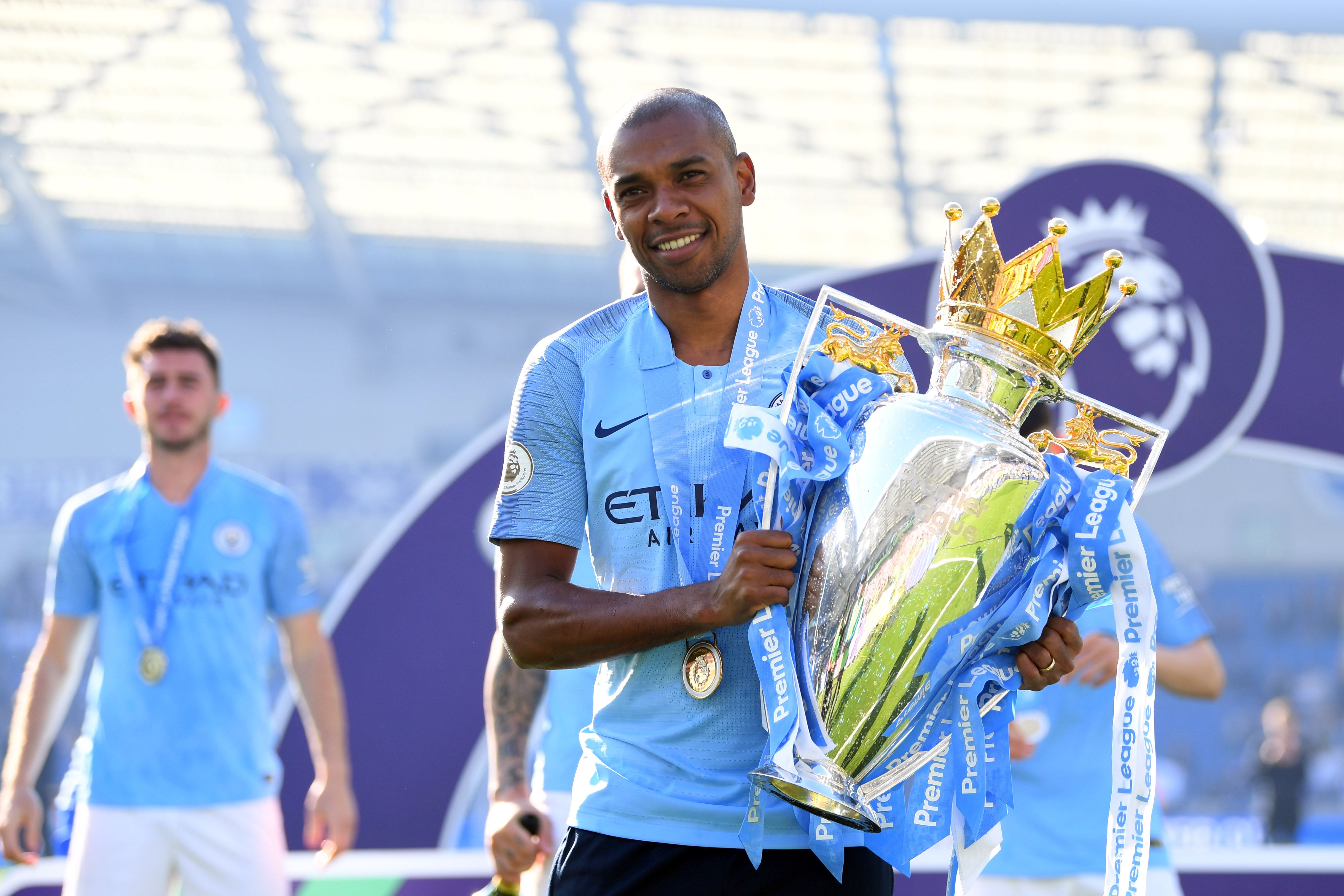 Fernandinho Manchester City Troféu Premier League