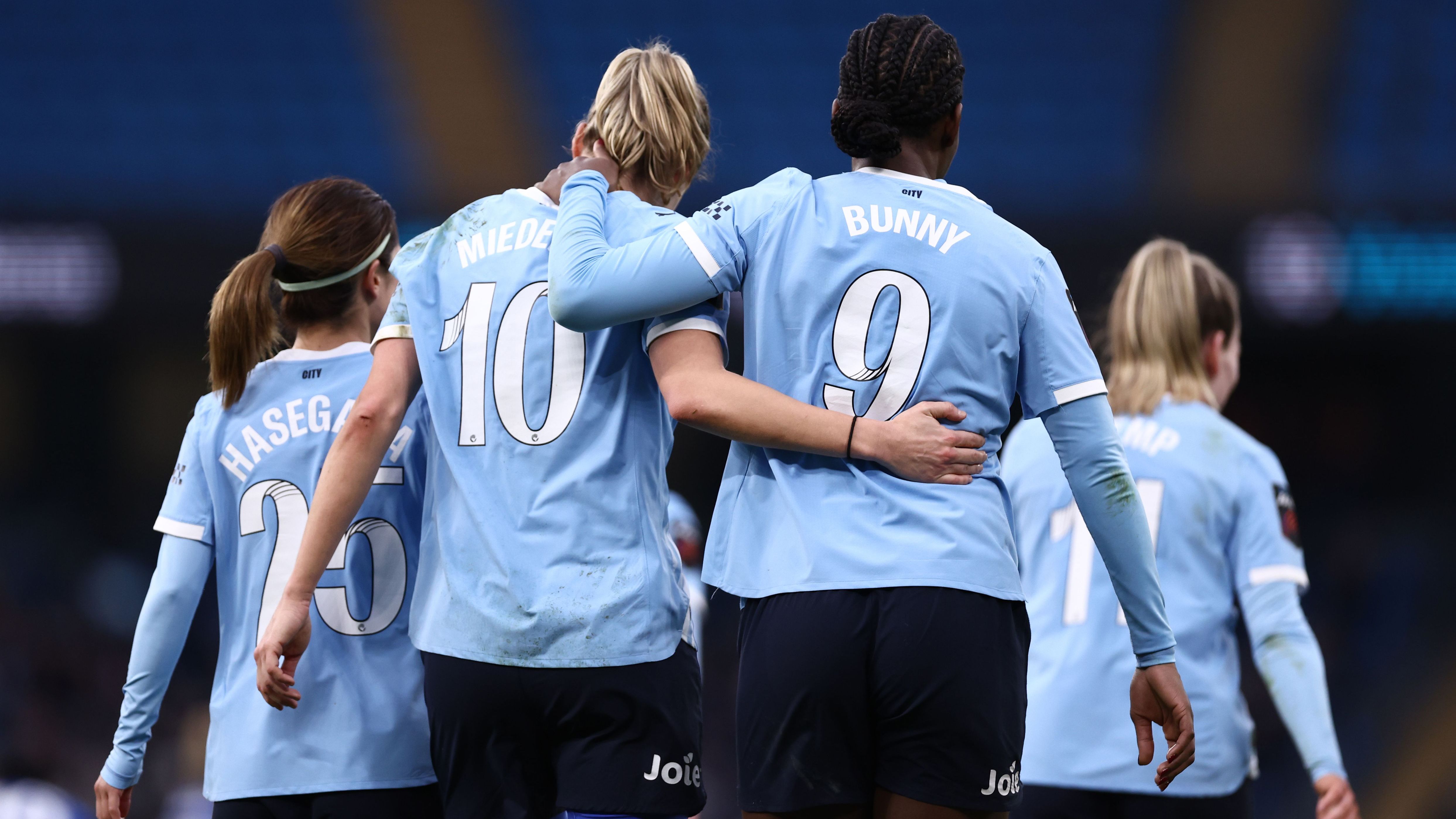 Vivianne Miedema Khadija Shaw Manchester City 2025-25