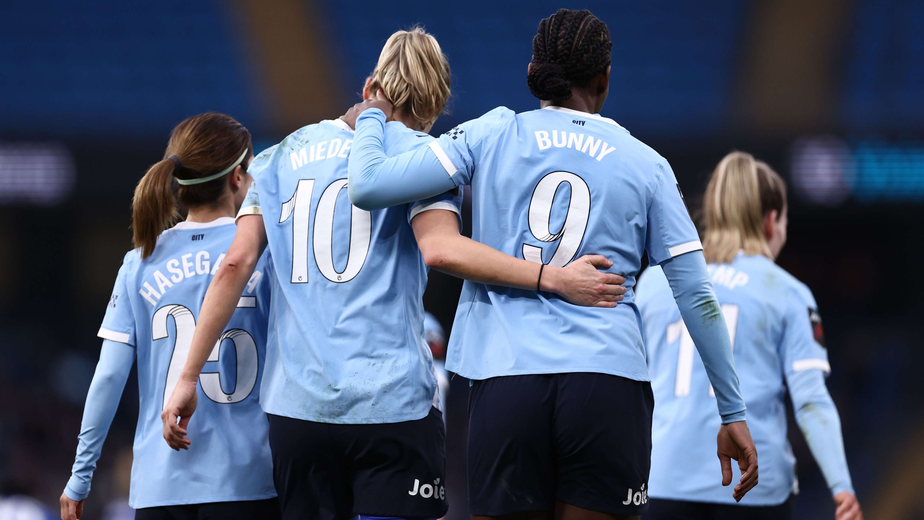 Vivianne Miedema Khadija Shaw Manchester City 2025-25