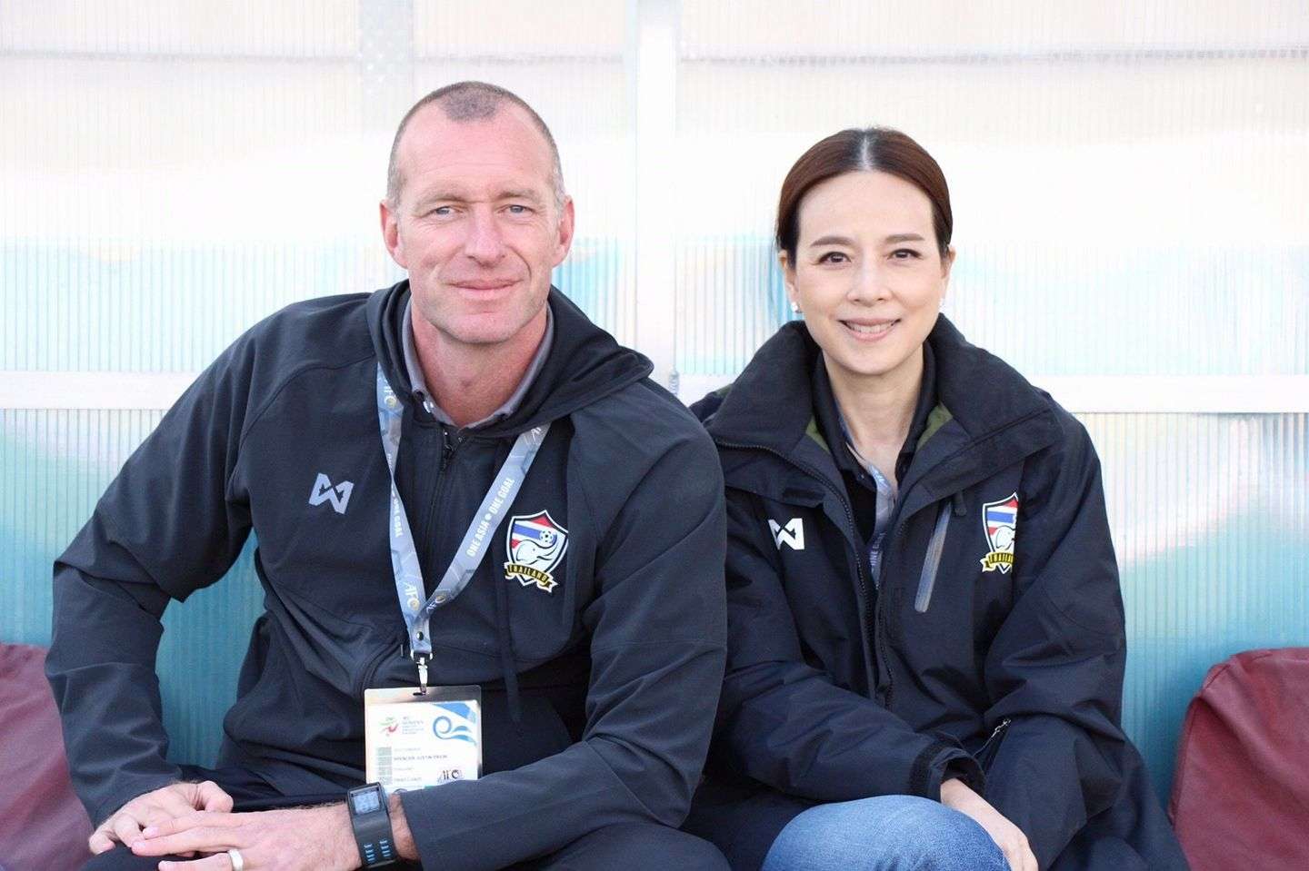 Spencer Prior, นวลพรรณ ล่ำซำ