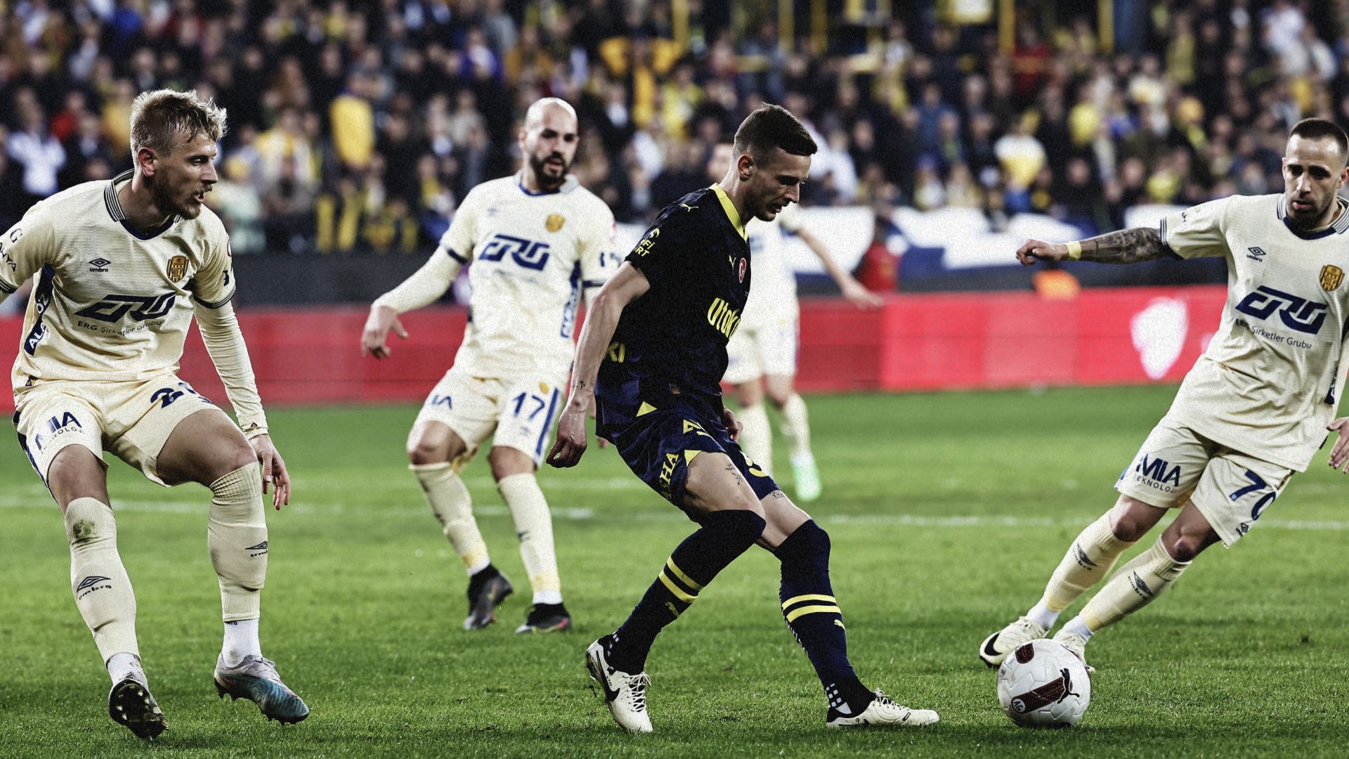 Ankaragücü-Fenerbahçe, Sebastian Szymanski