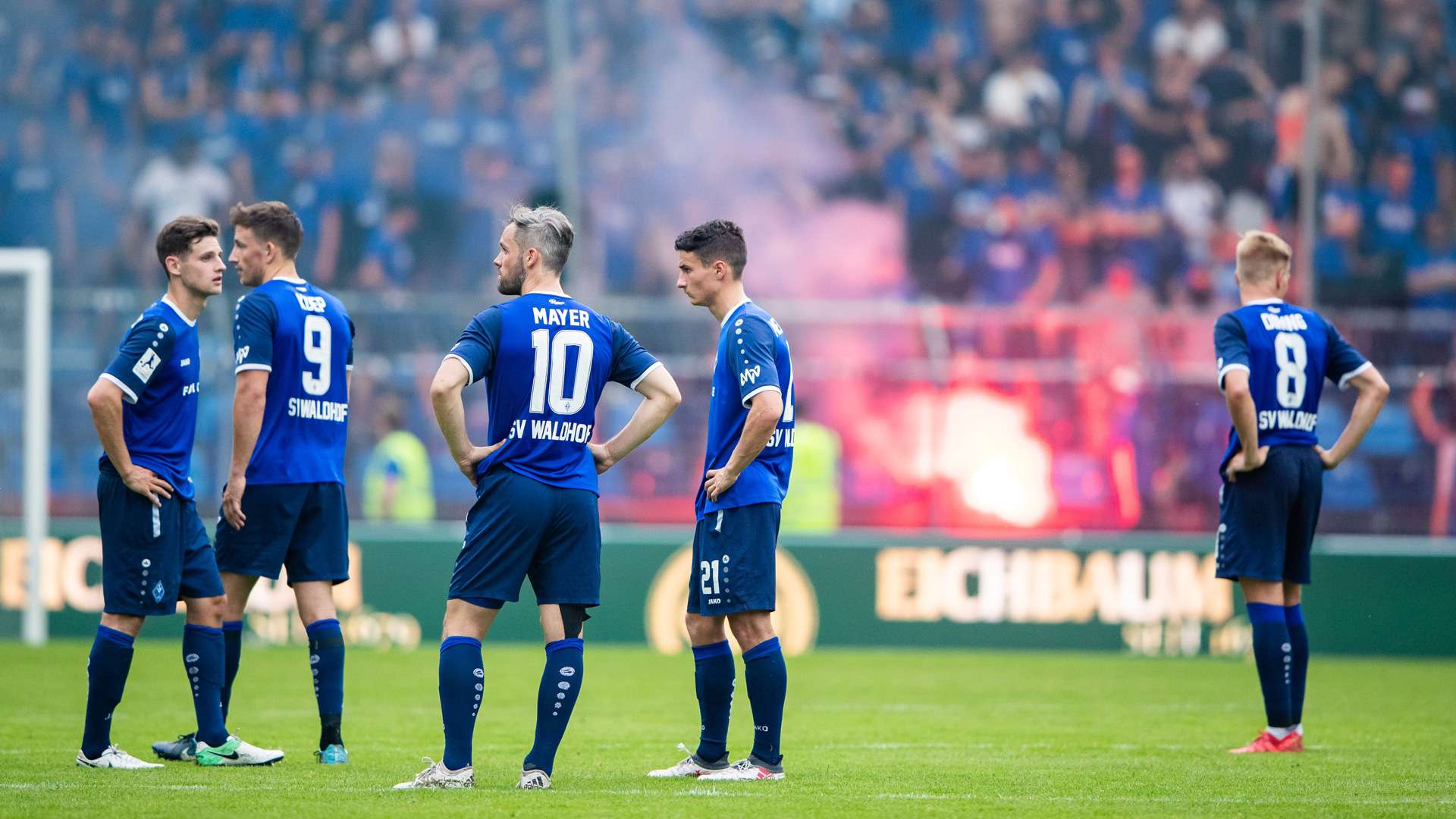 Mannheim Spieler Fans Pyro 27052018