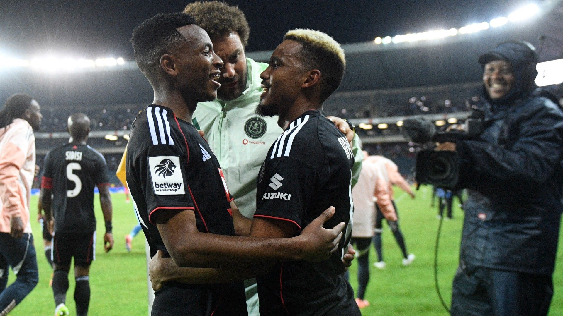 Relebohile Mofokeng & Oswin Appollis, Orlando Pirates, November 2025