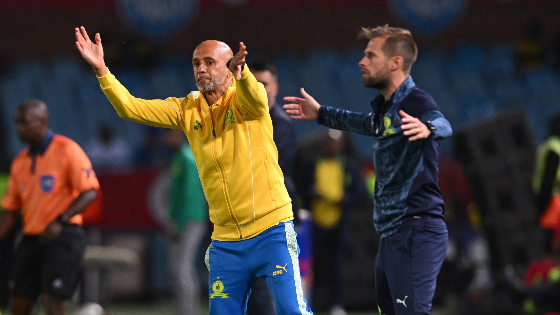 Miguel Cardoso, Mamelodi Sundowns, November 2025