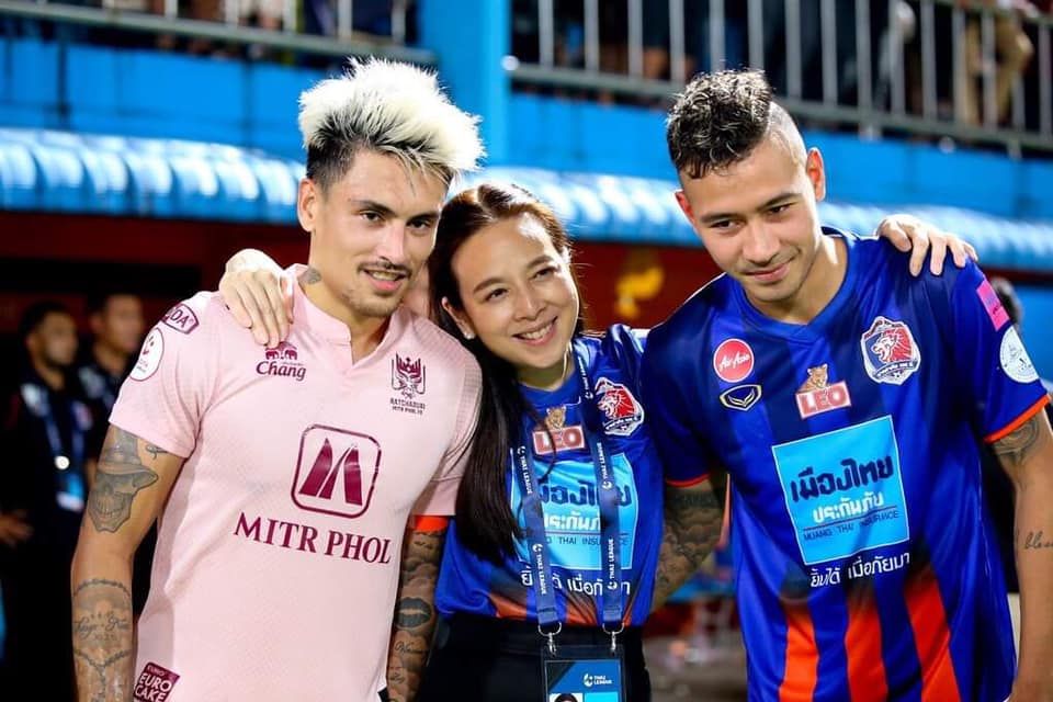 นวลพรรณ ล่ำซำ