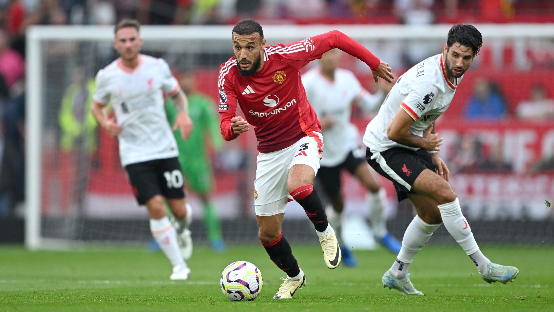 Noussair Mazraoui Manchester United 2024-25